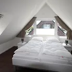 1390- Annina 4 *